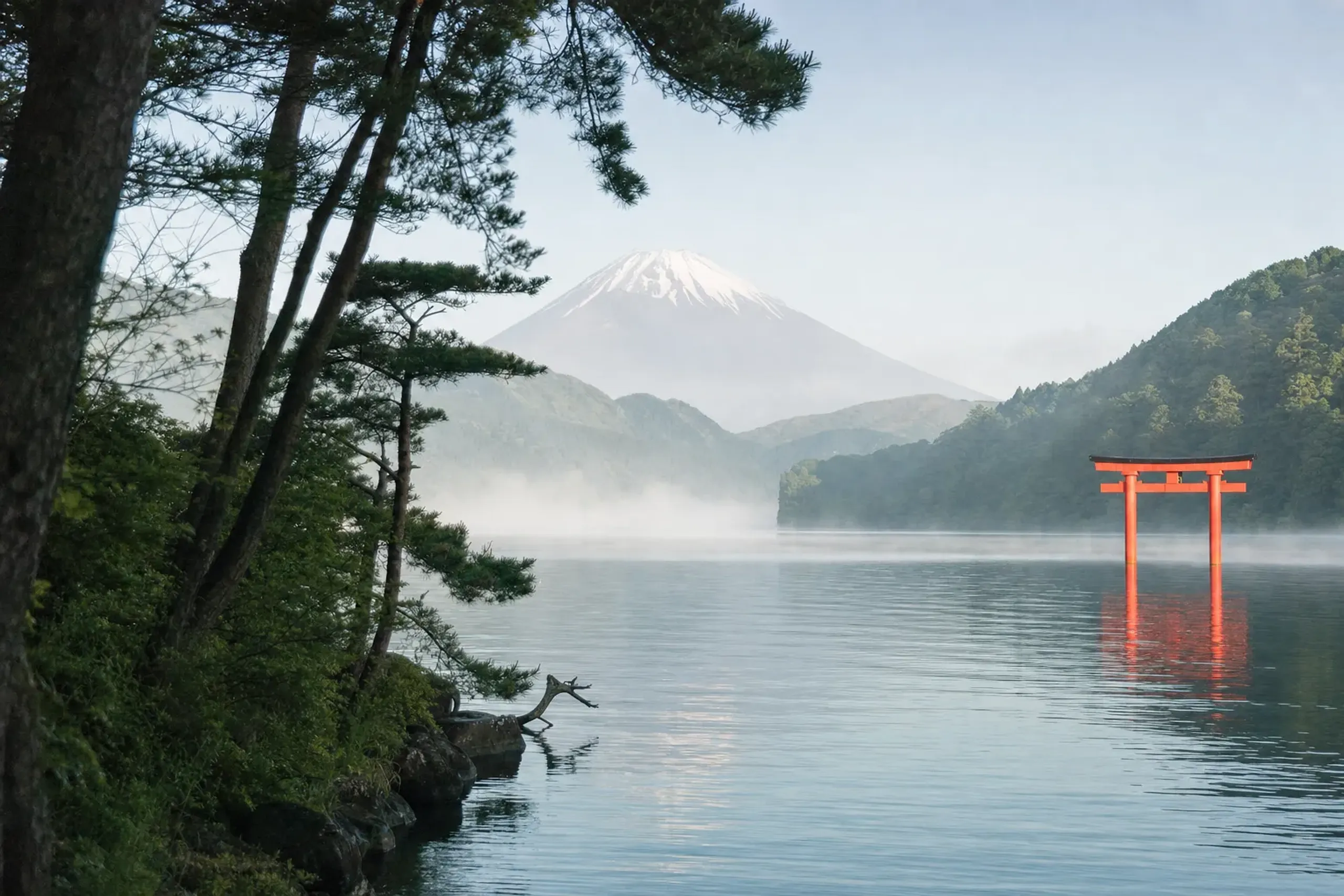 Lake Ashi (Ashinoko) sits at roughly 720–725 meters above se