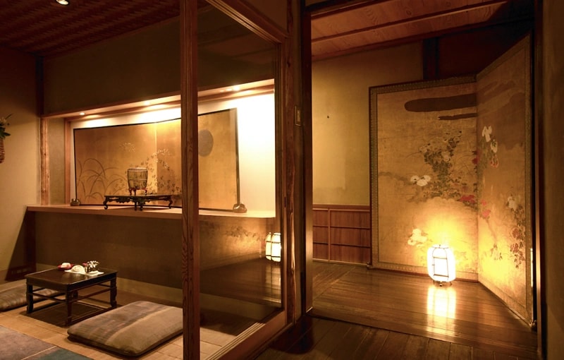 Entrance exterior of Tawaraya Ryokan in Nakagyo-ku, Kyoto