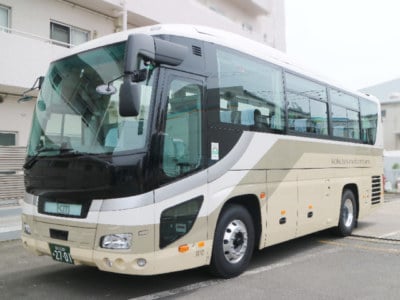 Mid-size touring bus — comfort across Japan's landscapes