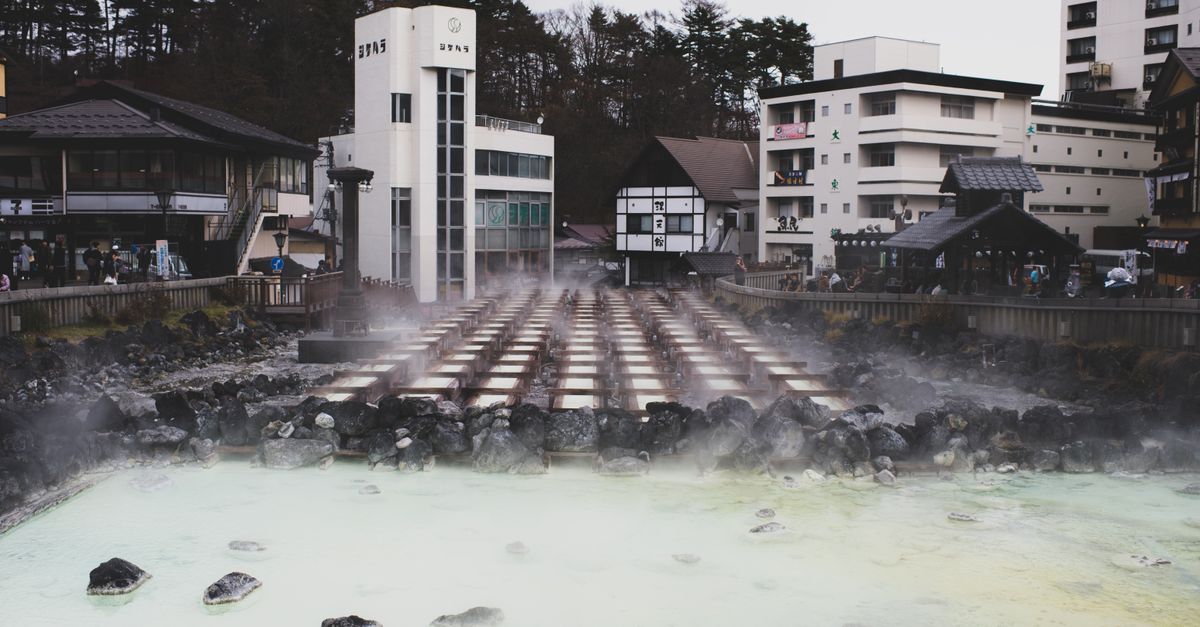 Saki-no-Yu outdoor hot spring bath on the rocks by the sea in Shirahama